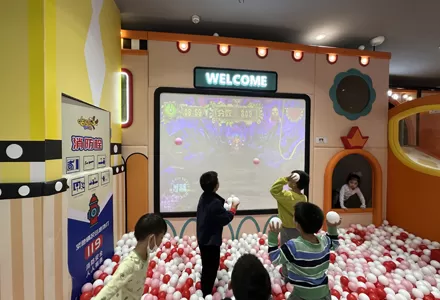 Interaktive Ball-Bash